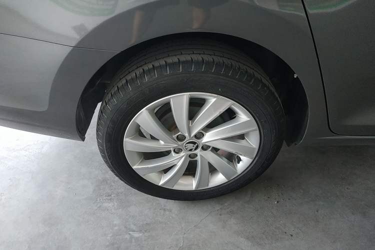 Used Skoda Rapid 2019 1.5L Automatic Comfort Edition China V Standard Right Rear Wheel Hub