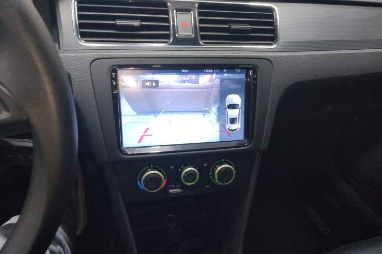 Used Skoda Rapid 2019 1.5L Automatic Standard Edition Audio And AC Panel