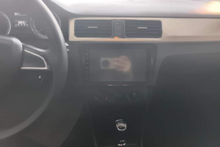 Used Skoda Rapid 2019 1.5L Automatic Comfort Edition China VI Standard Audio And AC Panel
