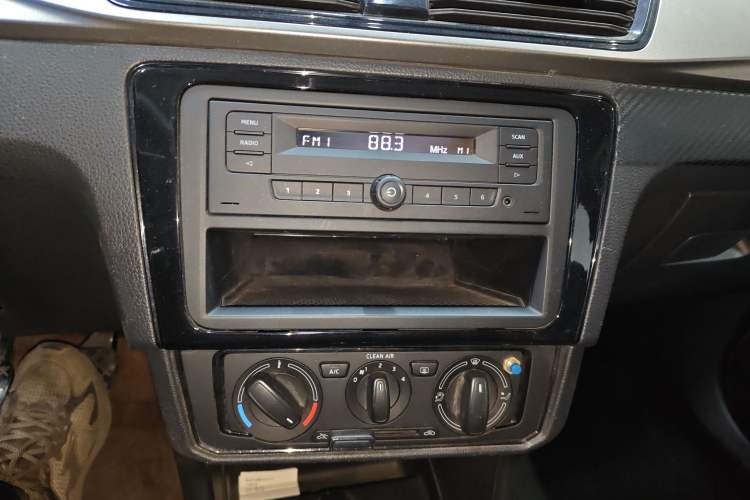 Used Skoda Rapid 2019 Revised Version 1.5L Manual Entry-Level Edition China VI Audio And AC Panel
