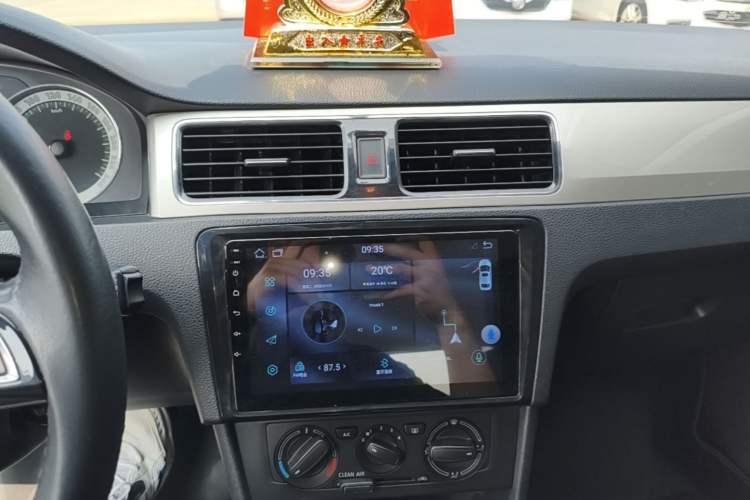 Used Skoda Rapid 2019 1.5L Automatic Comfort Edition China VI Standard Audio And AC Panel