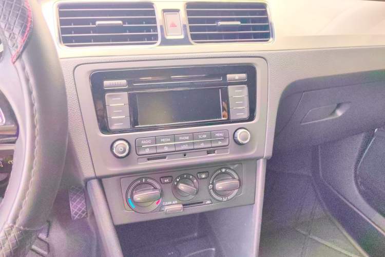 Used Skoda Rapid 2019 1.5L Automatic Comfort Edition China V Standard Audio And AC Panel