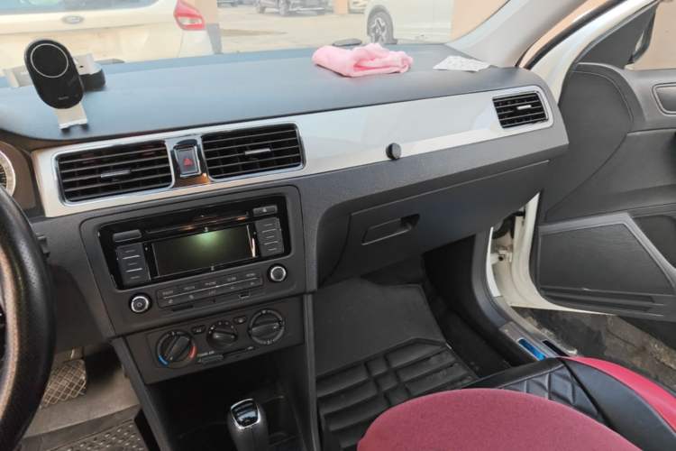 Used Skoda Rapid 2019 1.5L Automatic Comfort Edition China VI Standard Audio And AC Panel