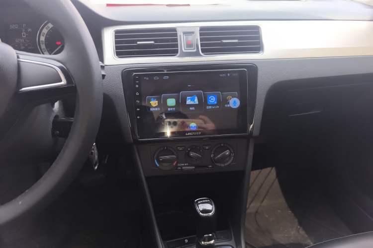 Used Skoda Rapid 2019 1.5L Automatic Comfort Edition China V Standard Audio And AC Panel