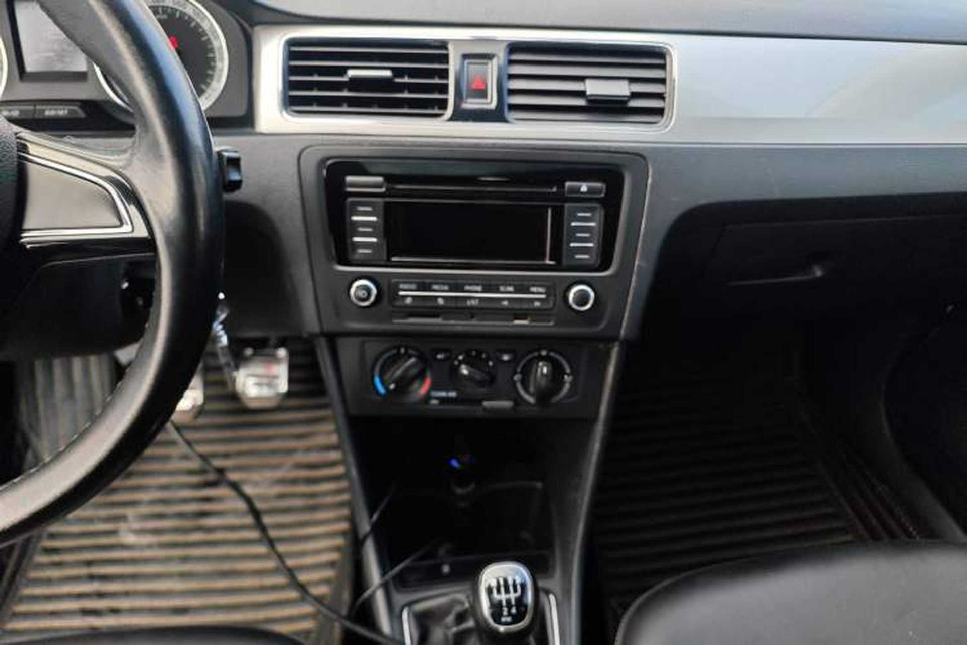 Used Skoda Rapid 2019 1.5L Manual Comfort Edition China VI Standard Audio And AC Panel