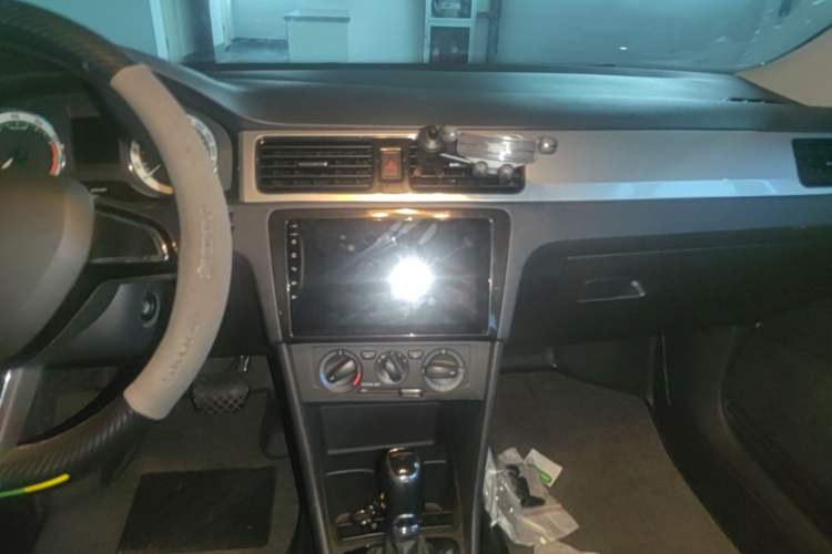Used Skoda Rapid 2019 1.5L Automatic Comfort Edition China VI Standard Audio And AC Panel