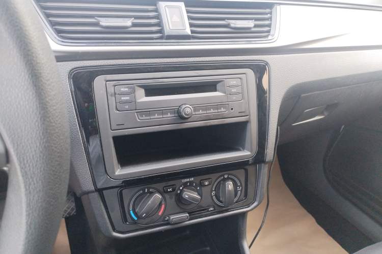 Used Skoda Rapid 2019 Revised Version 1.5L Automatic Standard Edition China VI Audio And AC Panel