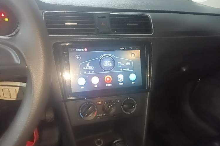 Used Skoda Rapid 2019 1.5L Automatic Standard Edition Audio And AC Panel