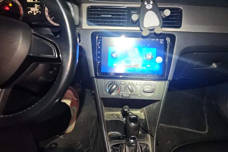Used Skoda Rapid 2019 1.5L Automatic Comfort Edition China V Standard Audio And AC Panel