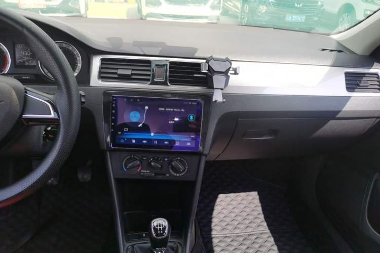 Used Skoda Rapid 2019 1.5L Manual Comfort Edition China VI Standard Audio And AC Panel