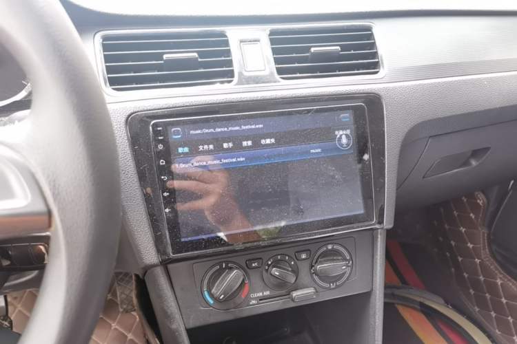 Used Skoda Rapid 2019 1.5L Manual Standard Edition Audio And AC Panel