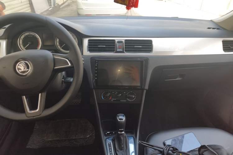 Used Skoda Rapid 2019 1.5L Automatic Comfort Edition China V Standard Audio And AC Panel