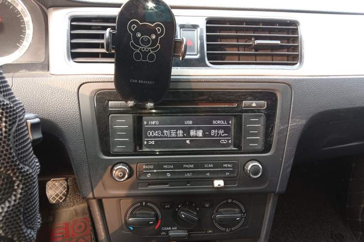 Used Skoda Rapid 2019 1.5L Manual Comfort Edition China VI Standard Audio And AC Panel