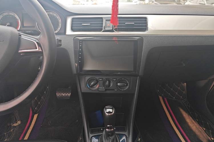 Used Skoda Rapid 2019 1.5L Automatic Comfort Edition China V Standard Audio And AC Panel