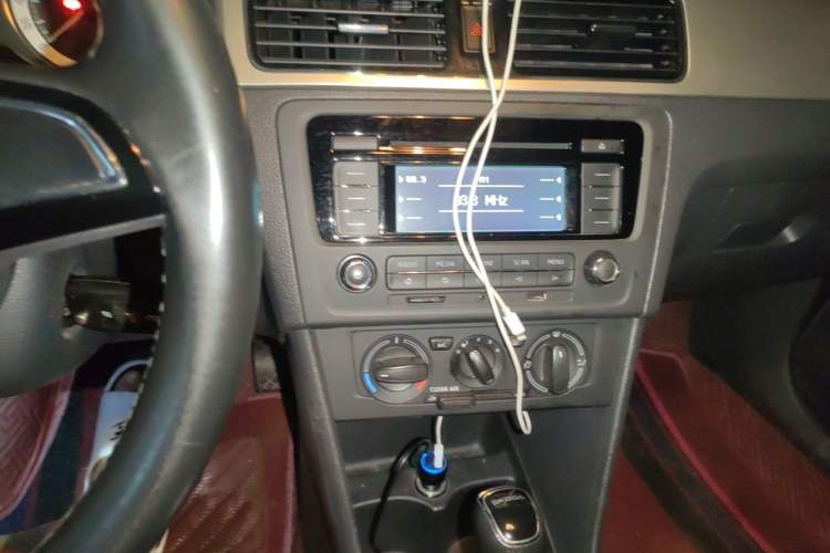 Used Skoda Rapid 2019 1.5L Automatic Comfort Edition China V Standard Audio And AC Panel