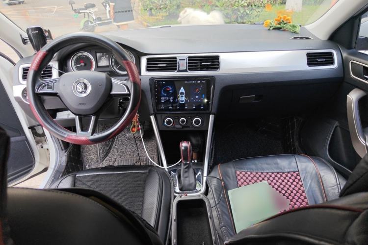 Used Skoda Rapid 2019 1.5L Automatic Comfort Edition China V Standard Center Console