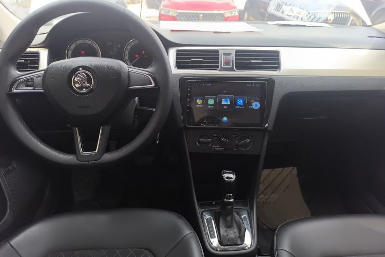 Used Skoda Rapid 2019 1.5L Automatic Comfort Edition China V Standard Center Console