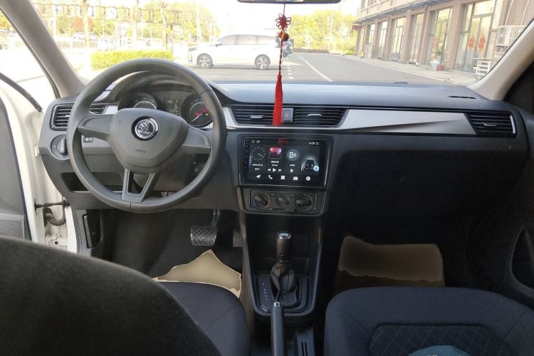 Used Skoda Rapid 2019 Revised Version 1.5L Automatic Standard Edition China VI Center Console