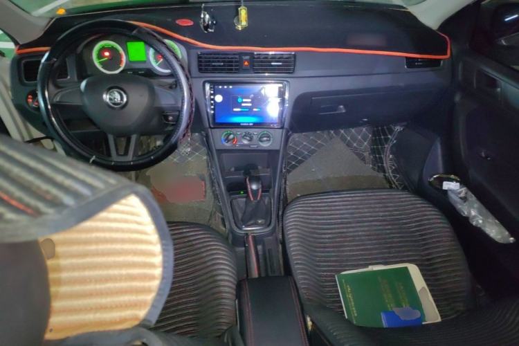 Used Skoda Rapid 2019 Revised Version 1.5L Manual Entry-Level Edition China VI Center Console
