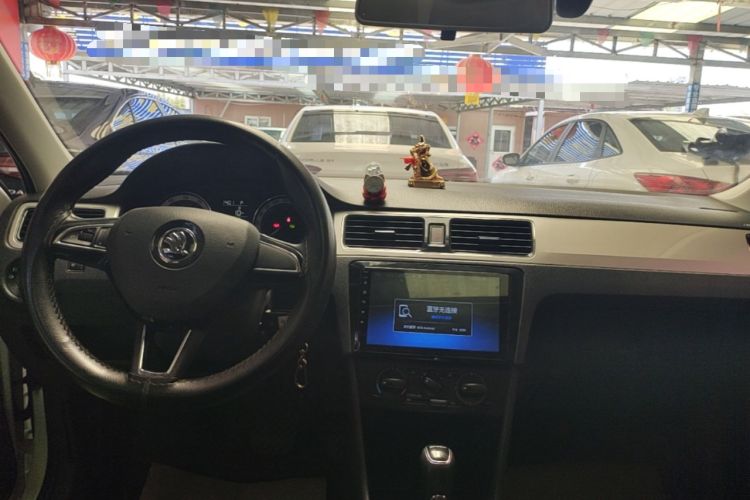Used Skoda Rapid 2019 1.5L Automatic Comfort Edition China V Standard Center Console