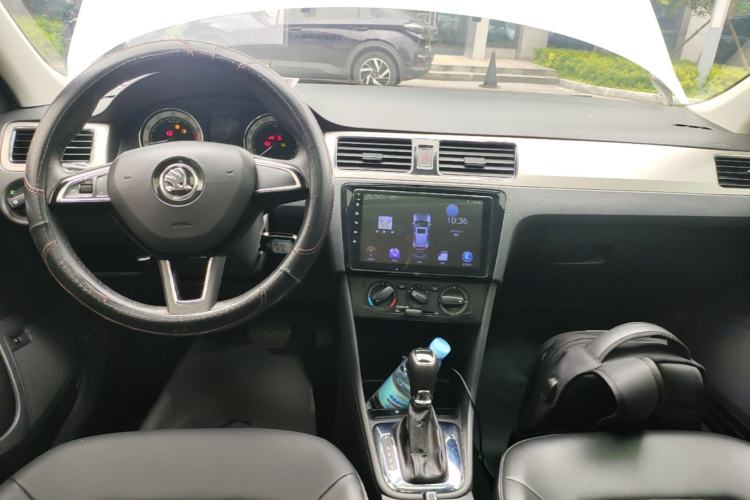 Used Skoda Rapid 2019 1.5L Automatic Comfort Edition China V Standard Center Console