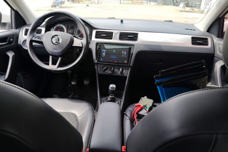 Used Skoda Rapid 2019 1.5L Manual Comfort Edition China V Standard Center Console