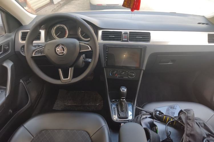 Used Skoda Rapid 2019 1.5L Automatic Comfort Edition China V Standard Center Console