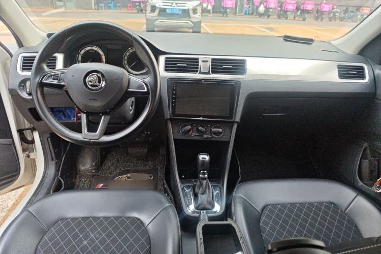 Used Skoda Rapid 2019 1.5L Automatic Comfort Edition China V Standard Center Console