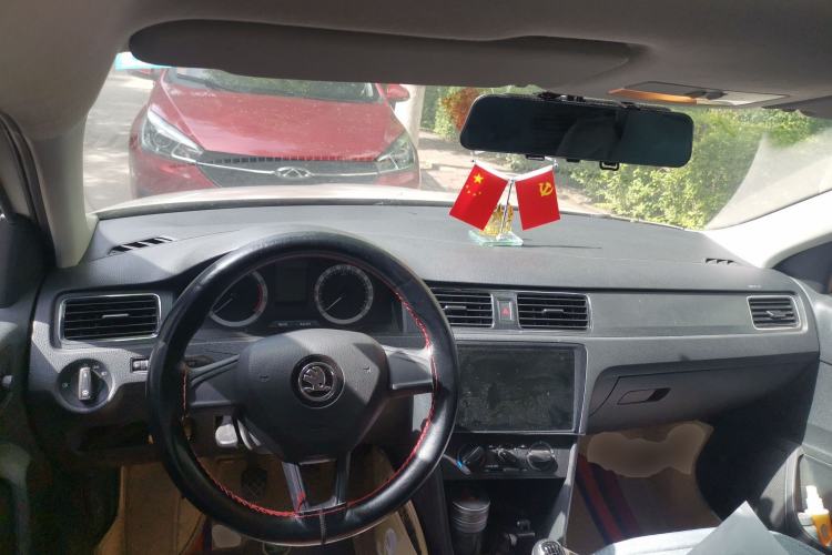 Used Skoda Rapid 2019 Revised Version 1.5L Manual Standard Edition China VI Center Console