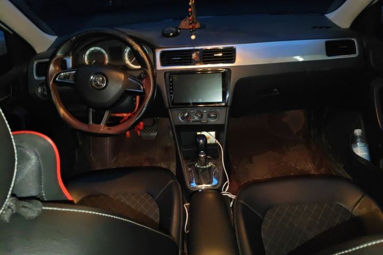 Used Skoda Rapid 2019 1.5L Automatic Comfort Edition China V Standard Center Console