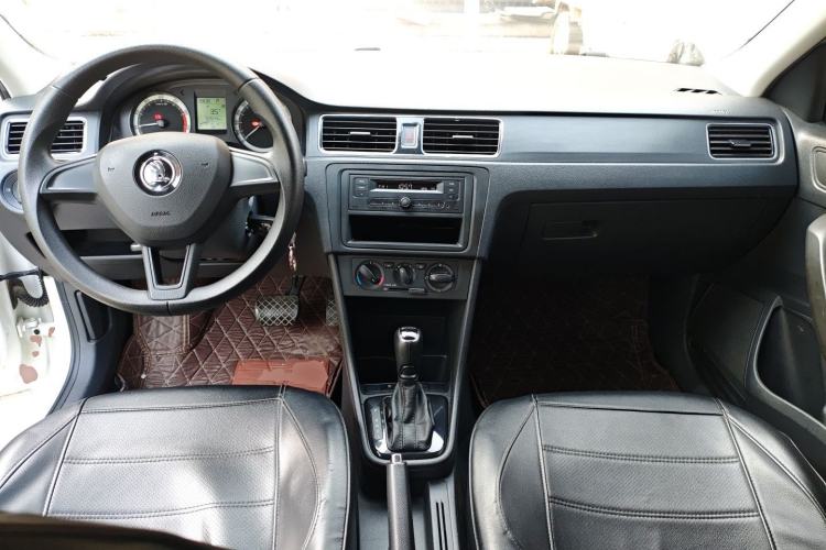 Used Skoda Rapid 2019 Revised Version 1.5L Automatic Standard Edition China VI Center Console