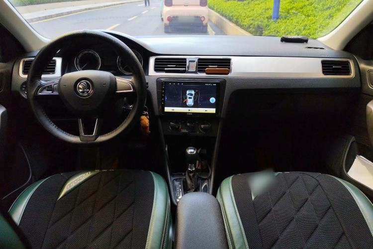 Used Skoda Rapid 2019 1.5L Automatic Comfort Edition China V Standard Center Console