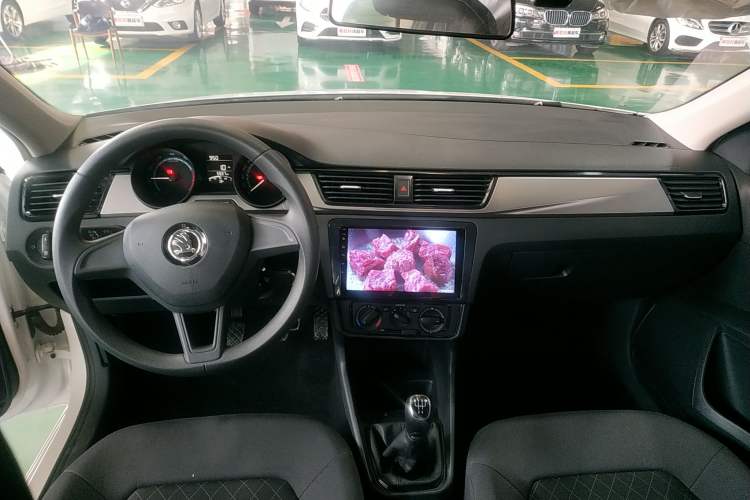Used Skoda Rapid 2019 Revised Version 1.5L Manual Standard Edition China VI Center Console
