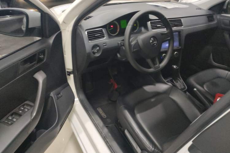 Used Skoda Rapid 2019 1.5L Automatic Standard Edition Driver Seat
