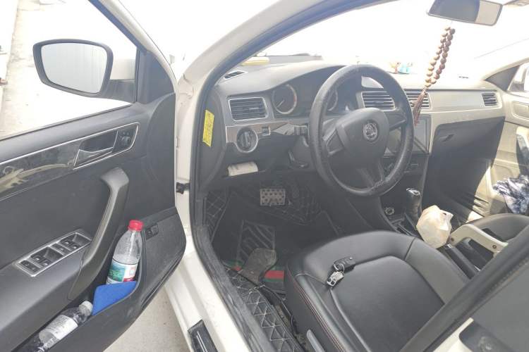 Used Skoda Rapid 2019 1.5L Automatic Standard Edition Driver Seat