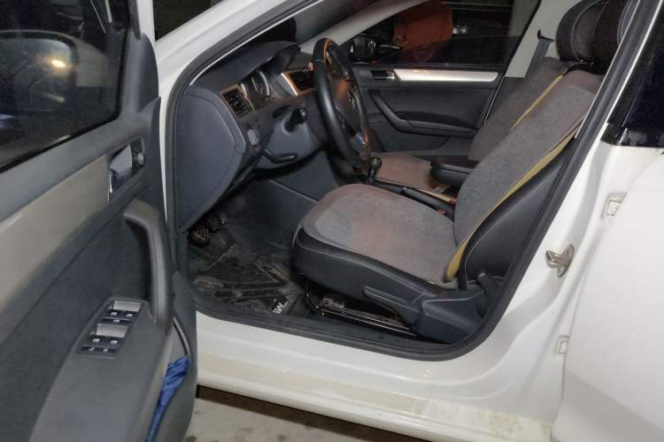 Used Skoda Rapid 2019 1.5L Manual Comfort Edition China VI Standard Driver Seat