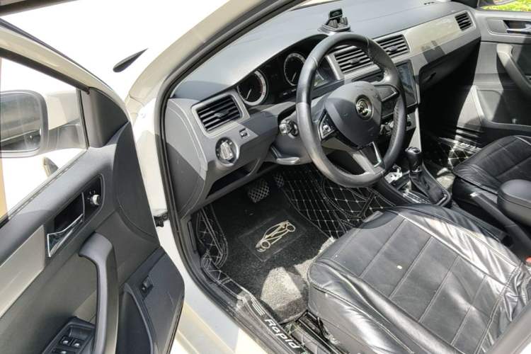 Used Skoda Rapid 2019 1.5L Automatic Comfort Edition China VI Standard Driver Seat