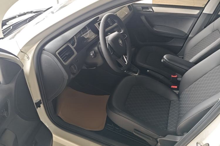Used Skoda Rapid 2019 1.5L Automatic Comfort Edition China VI Standard Driver Seat