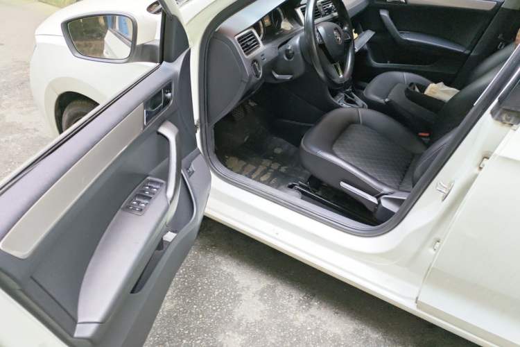 Used Skoda Rapid 2019 1.5L Automatic Comfort Edition China VI Standard Driver Seat