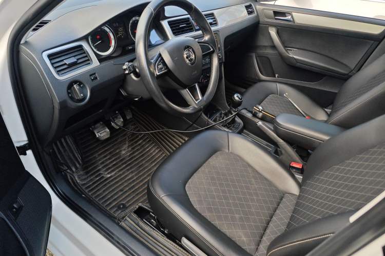 Used Skoda Rapid 2019 1.5L Manual Comfort Edition China VI Standard Driver Seat