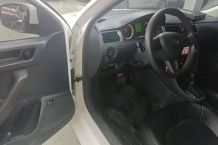 Used Skoda Rapid 2019 1.5L Automatic Standard Edition Driver Seat