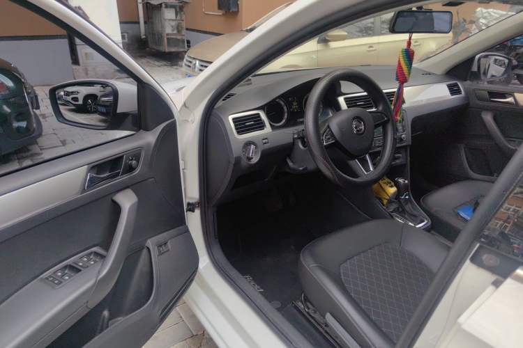 Used Skoda Rapid 2019 1.5L Automatic Comfort Edition China VI Standard Driver Seat