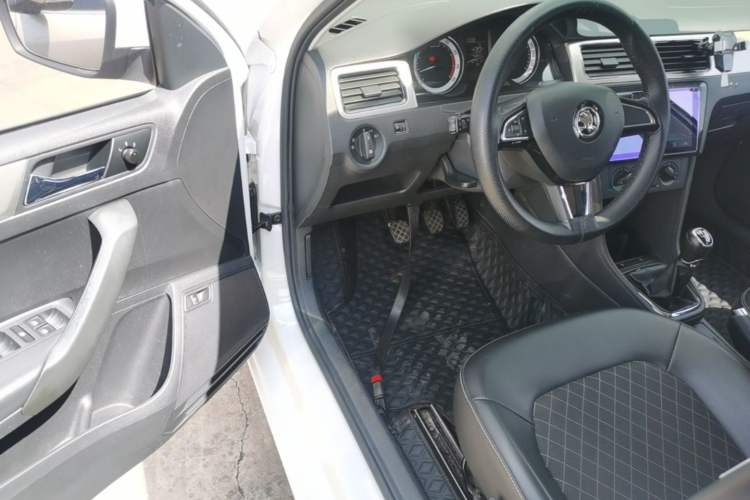Used Skoda Rapid 2019 1.5L Manual Comfort Edition China VI Standard Driver Seat