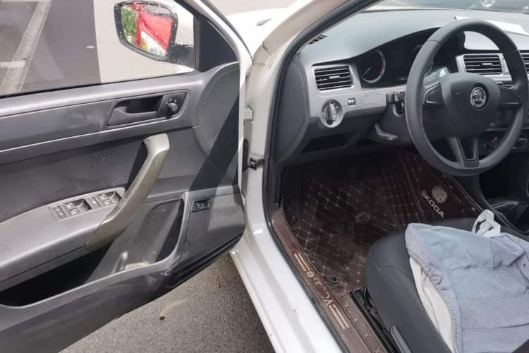 Used Skoda Rapid 2019 1.5L Manual Standard Edition Driver Seat