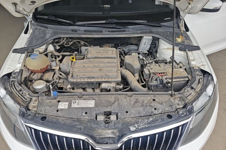 Used Skoda Rapid 2019 1.5L Automatic Comfort Edition China VI Standard Engine Bay