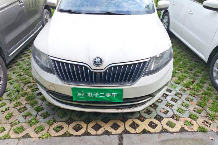Used Skoda Rapid 2019 1.5L Automatic Comfort Edition China VI Standard Engine Bay