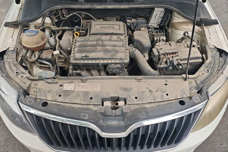 Used Skoda Rapid 2019 1.5L Manual Entry-Level Version Engine Bay