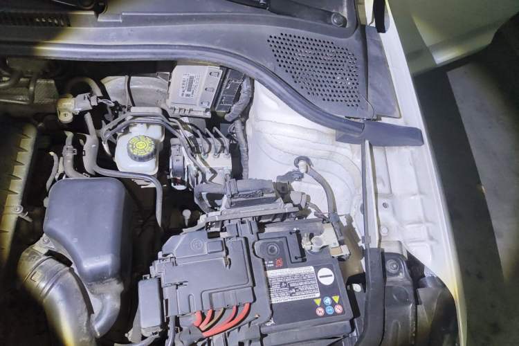 Used Skoda Rapid 2019 1.5L Automatic Comfort Edition China VI Standard Engine Bay Left