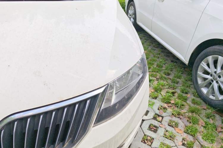 Used Skoda Rapid 2019 1.5L Automatic Comfort Edition China VI Standard Engine Bay Left
