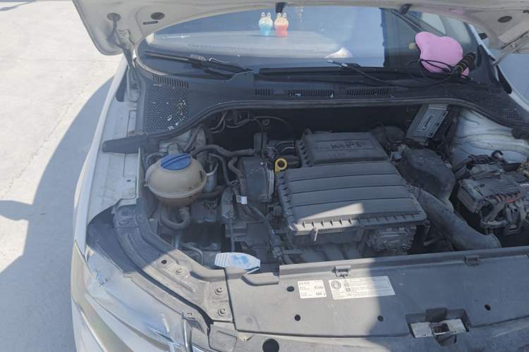 Used Skoda Rapid 2019 1.5L Automatic Standard Edition Engine Bay Right